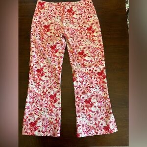 Friends Jeans - Women’s Floral Pink/Red/White, Capri Pants. Size 1